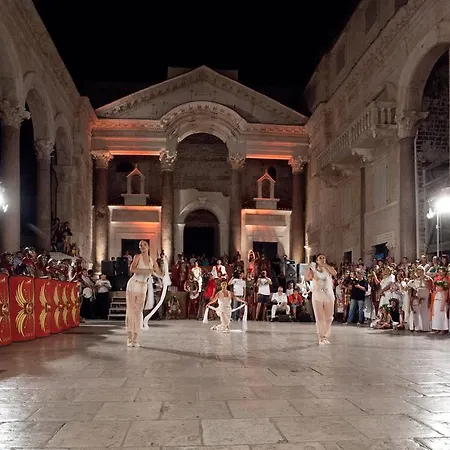 ラグジュアリー ルーム ココラ スプリト